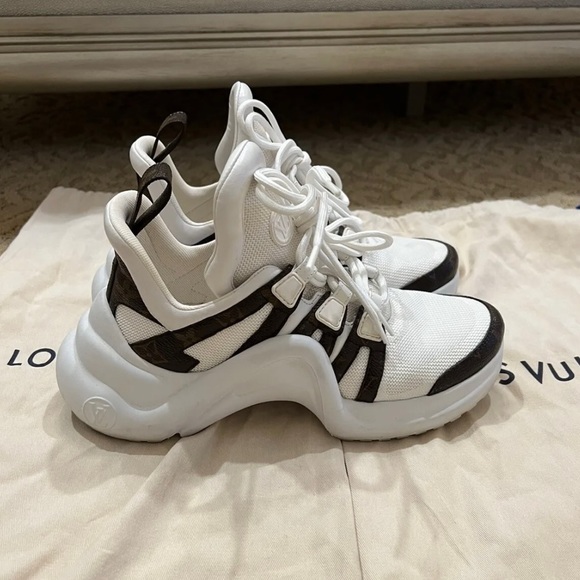 Size 8 - Louis Vuitton LV Archlight Trainer White - Picture 3 of 8
